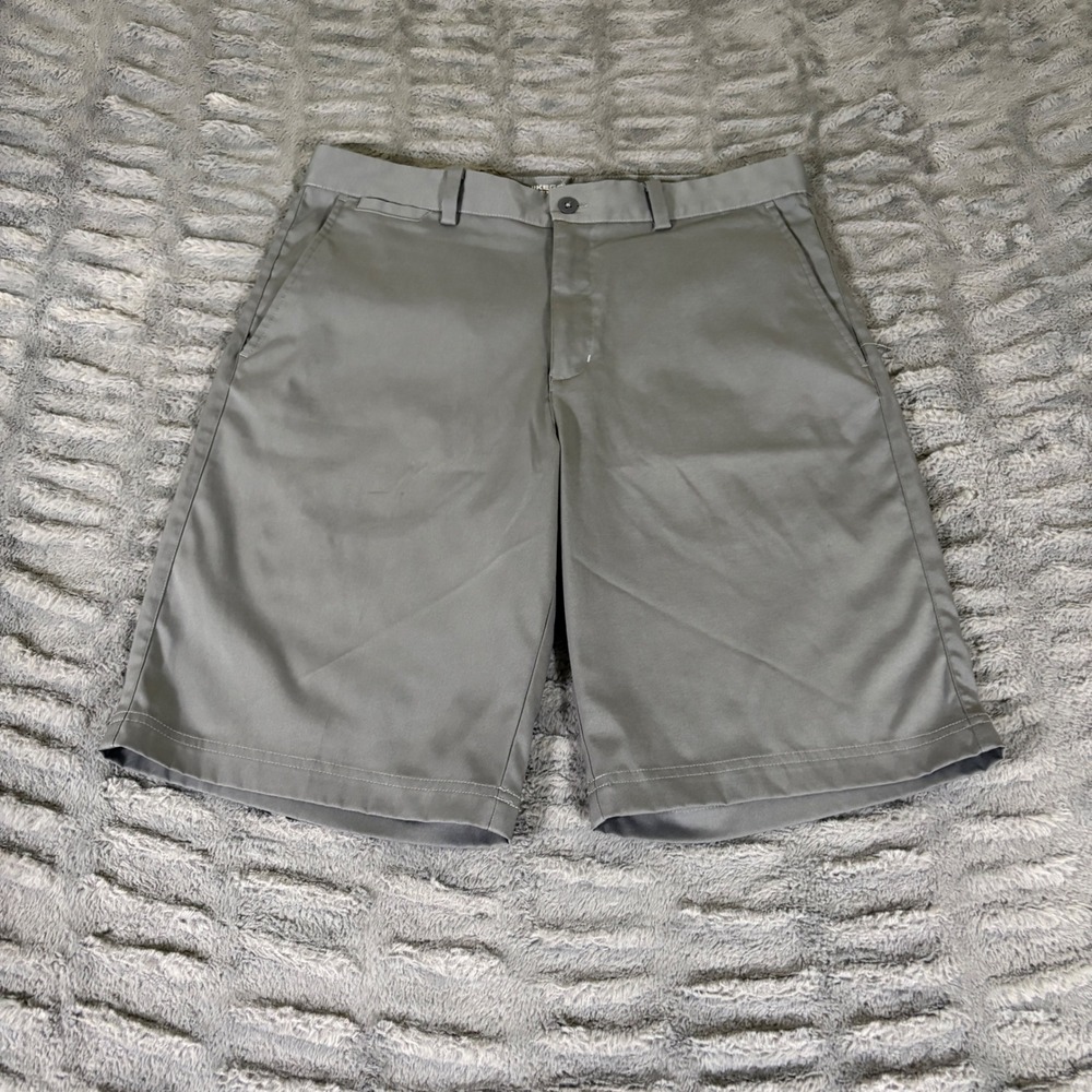 Nike Golf Tour Performance Dri-FIT Mens Gray Flat Front Shorts Size 32 AT237